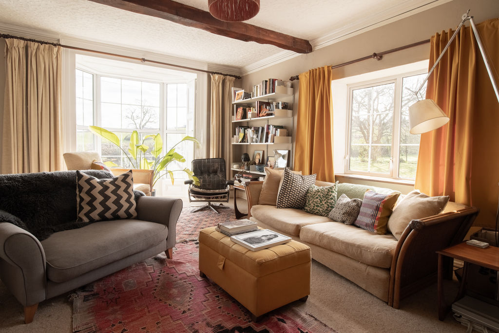 Sitting Room- click for photo gallery